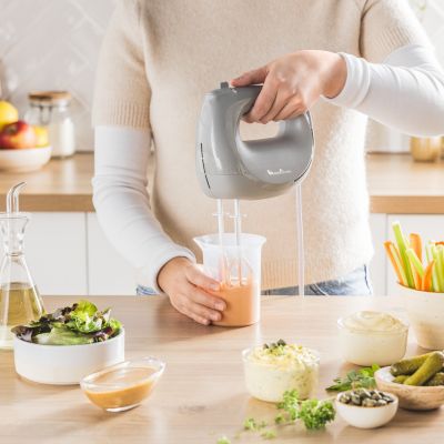 Batteur MOULINEX Easy Max HM262BF0 – Puissance, agilité et nettoyage facile.