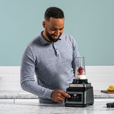 Blender 2-en-1 Ninja : puissance, polyvalence et style en un seul appareil.