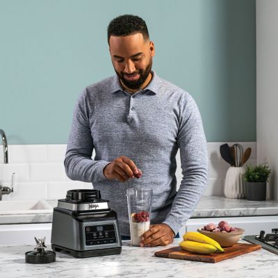 Blender 2-en-1 Ninja : puissance, polyvalence et style en un seul appareil.