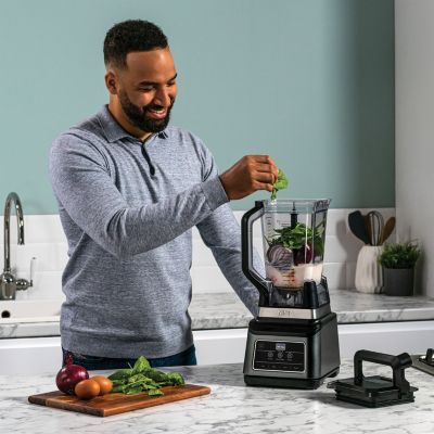 Blender 2-en-1 Ninja : puissance, polyvalence et style en un seul appareil.