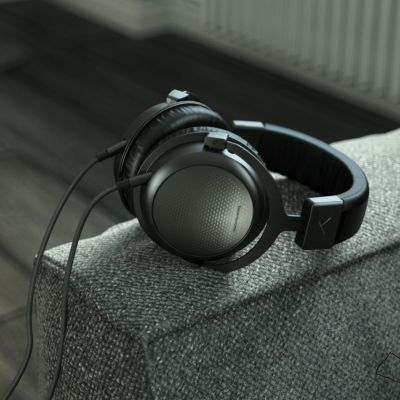 Beyerdynamic T5&nbsp;– Immersion sonore ultime, qualité Hi‑Res à l’oreille.
